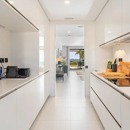 Luxury 3 Bed Ground Floor With Sea View